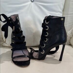 Viktor&Rolf size9 Chic Black Lace-Up High Heel Sandals